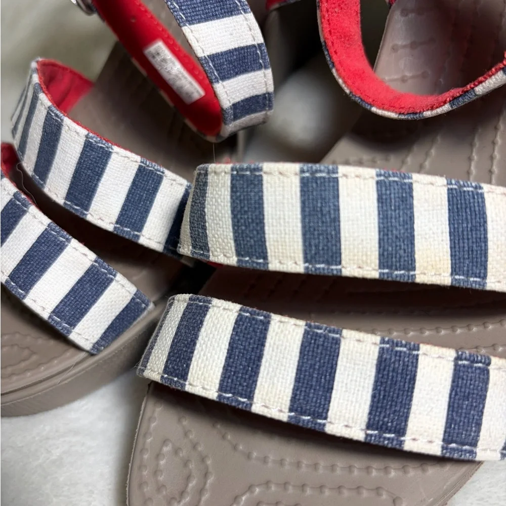 CROCS chic wedges